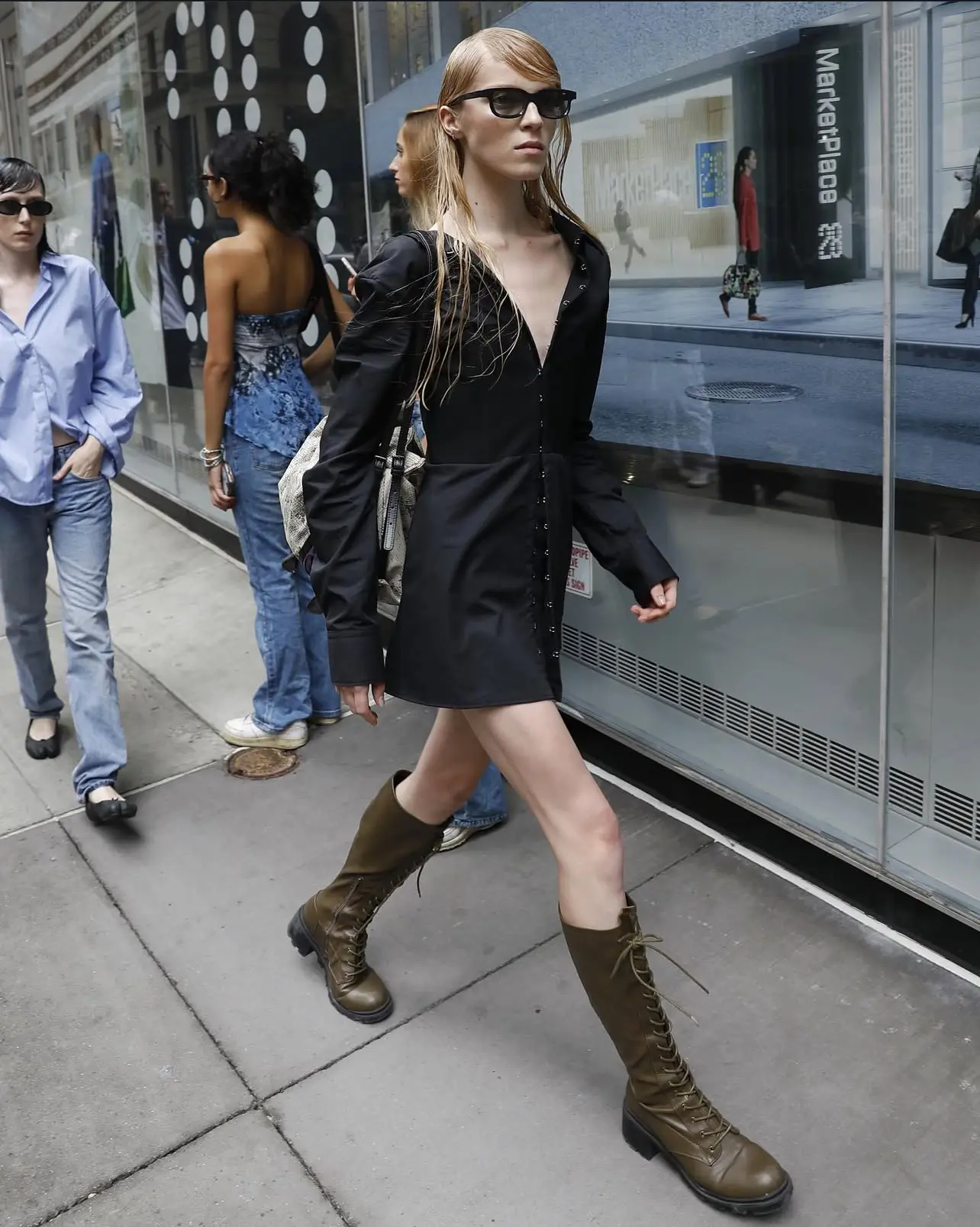 MODEL OFF-DUTY...NEW YORK